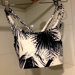 Gap sports bra in excellent condition